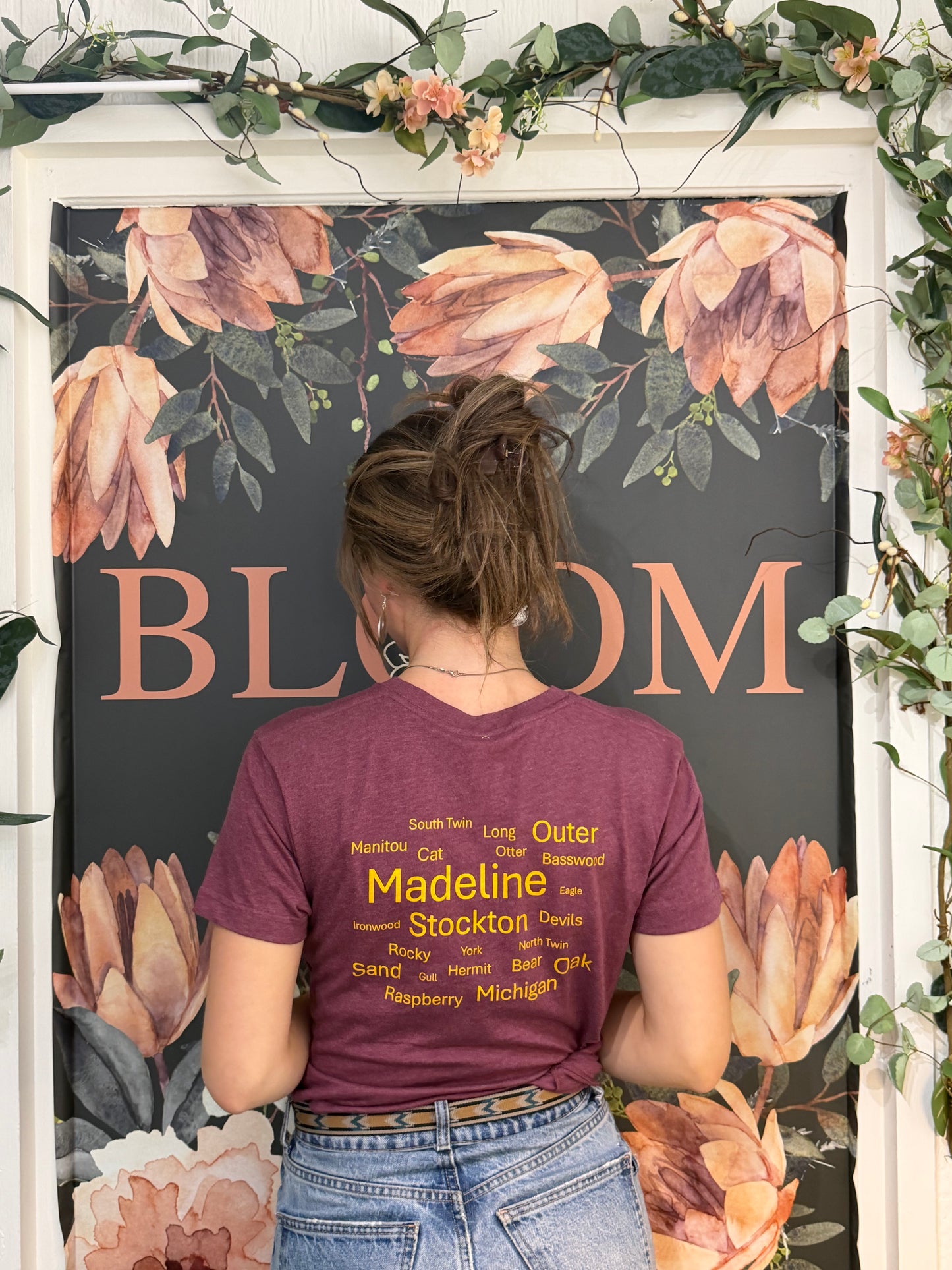 Unisex T- Shirt Sun Wave Island Maroon