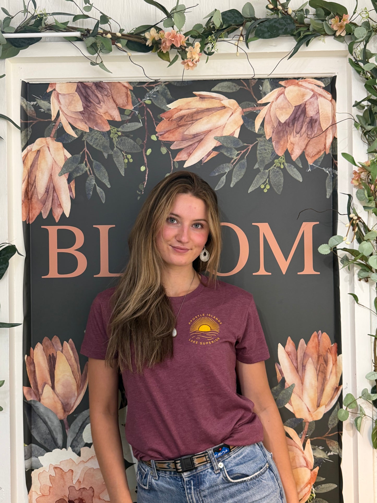 Unisex T- Shirt Sun Wave Island Maroon