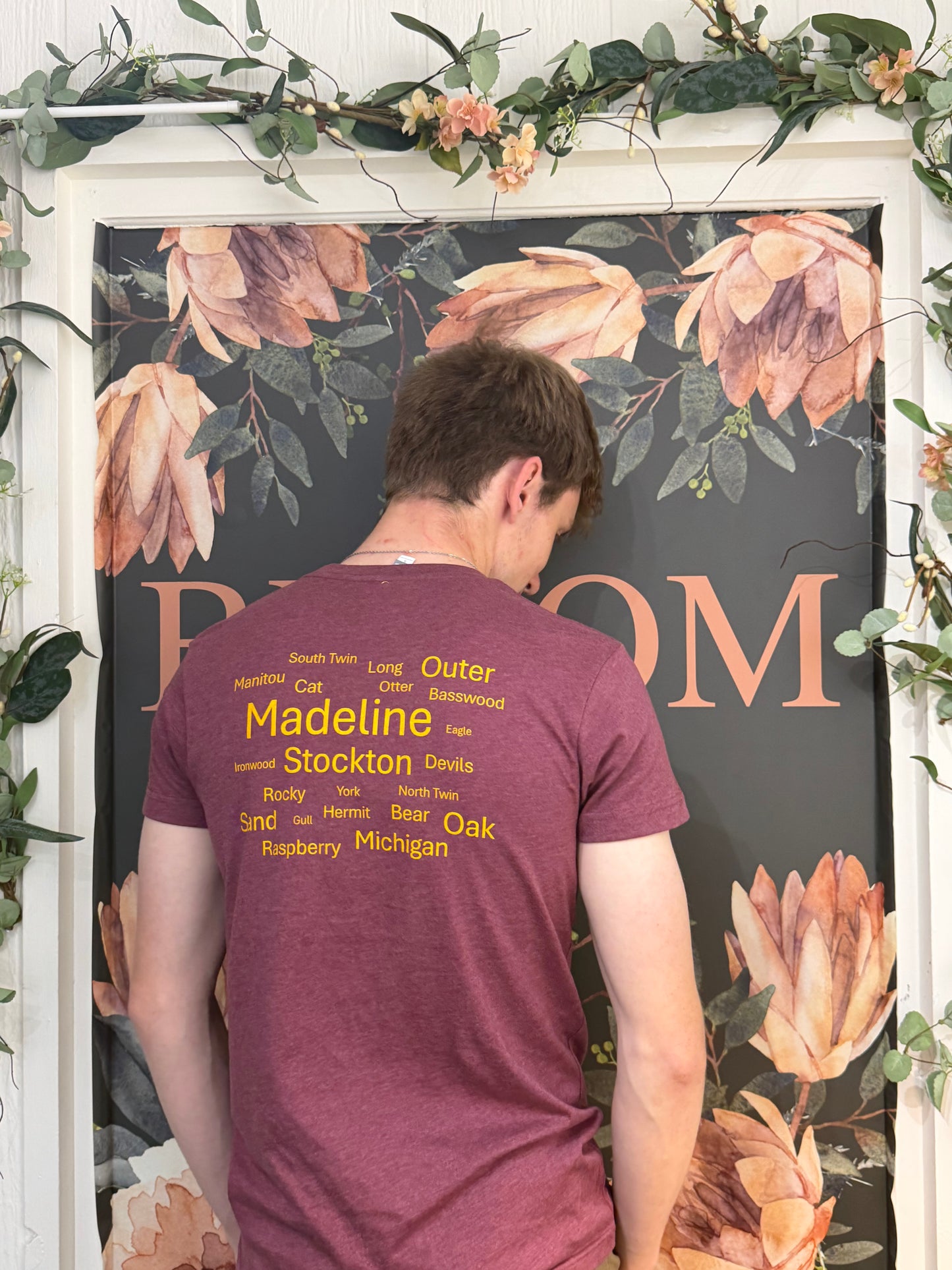 Unisex T- Shirt Sun Wave Island Maroon