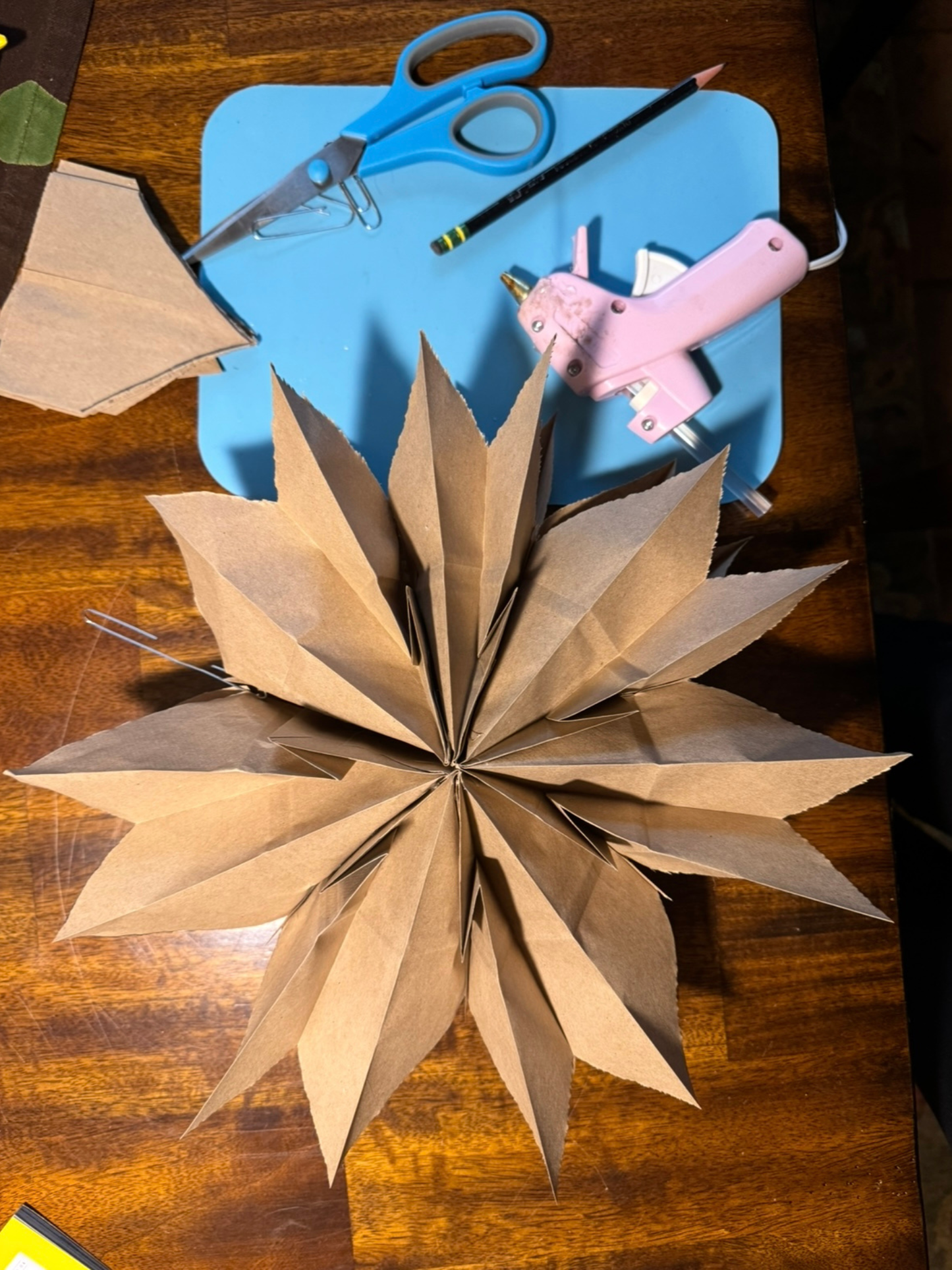 Create your own Holiday Paper Stars— Dec 2nd, 6pm